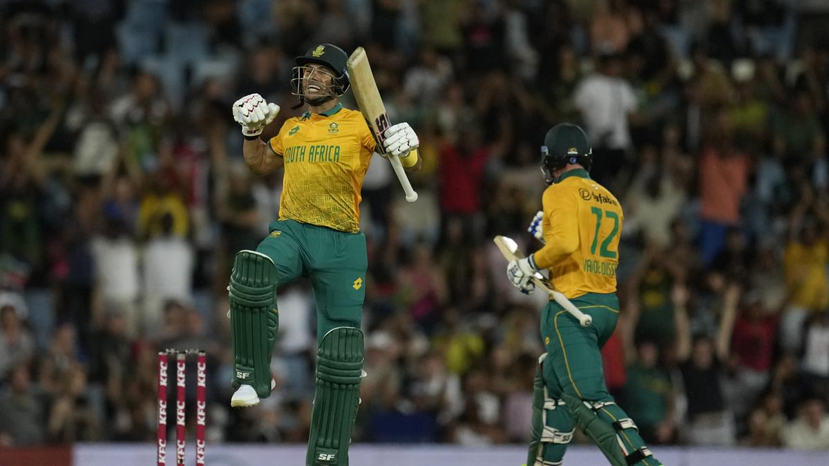 PAK vs SA: Hendricks’ maiden century leads South Africa to T20 series win over Pakistan