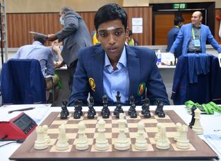 Indian Grandmaster Vidit Gujrathi beat Ian Nepomniachtchi of Russia 2-0 to  enter quarterfinals of FIDE Chess World Cup in Baku, Azerbaijan