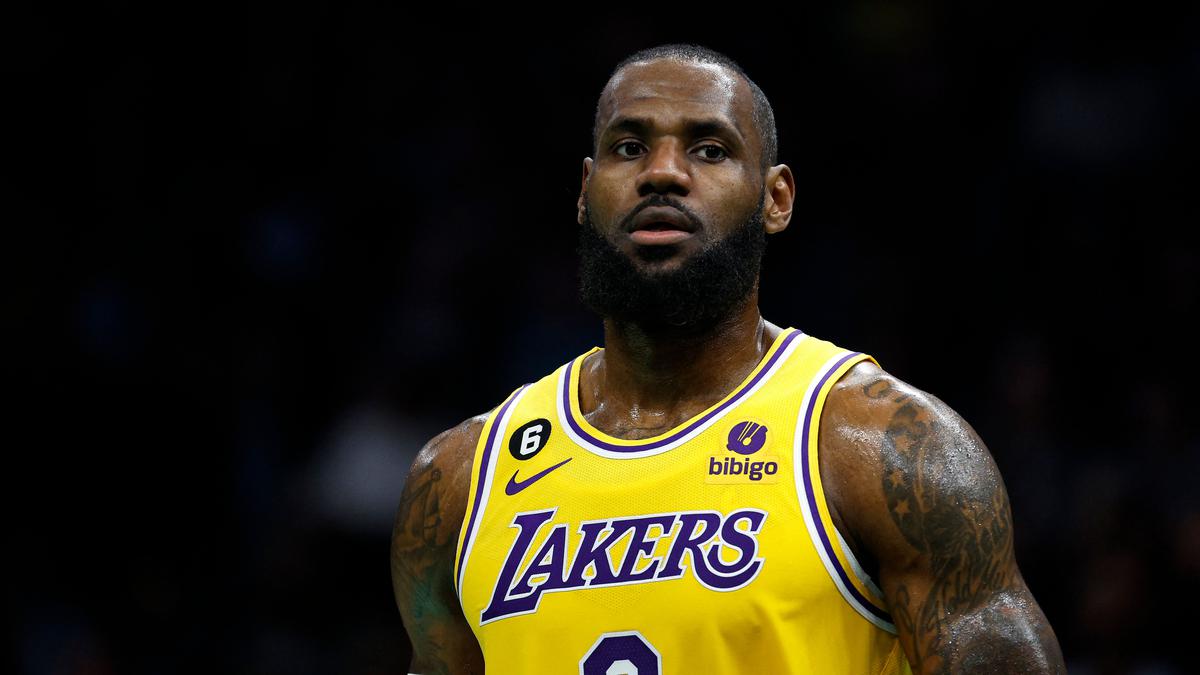 LeBron James chases Kareem Abdul-Jabbar: When will Lakers star break all-time scoring record in NBA?