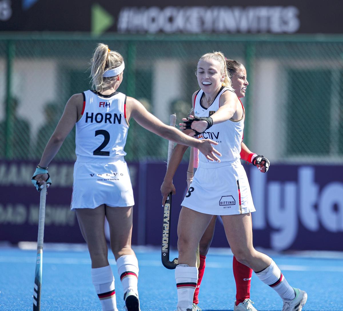 Clasificatorios Olímpicos de Hockey Femenino FIH 2024: Alemania, mejor clasificada, venció a Chile 3-0 en el primer partido