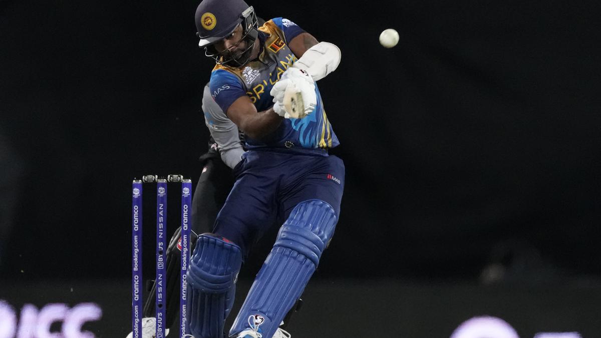 Chamika Karunaratne handed one-year suspended ban by Sri Lanka Cricket