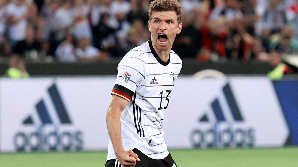 ADIDAS THOMAS MULLER GERMANY HOME JERSEY FIFA WORLD CUP 2018 PATCHES –