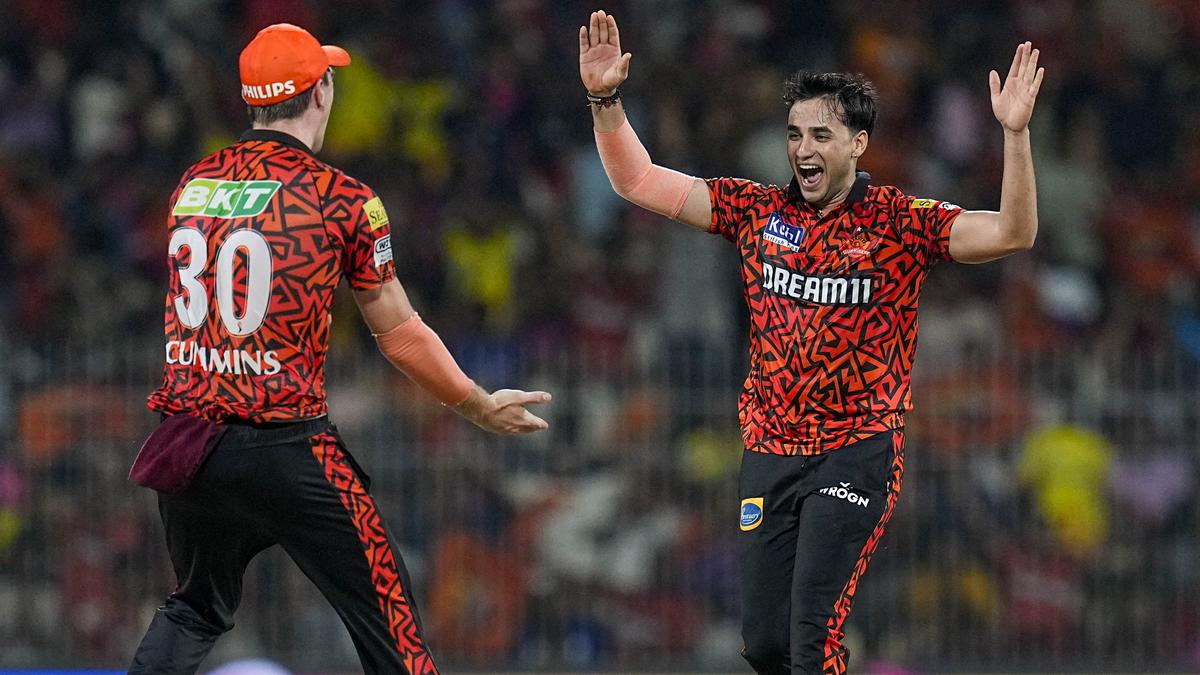 IPL 2024: Cummins' gut-feel decision to bring on Abhishek changed the complexion of the game, says SRH coach Simon Helmot