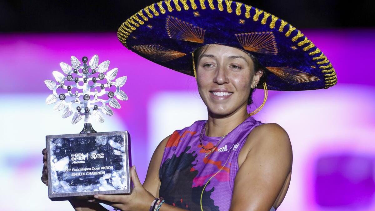 Pegula eases past Sakkari to claim Guadalajara title