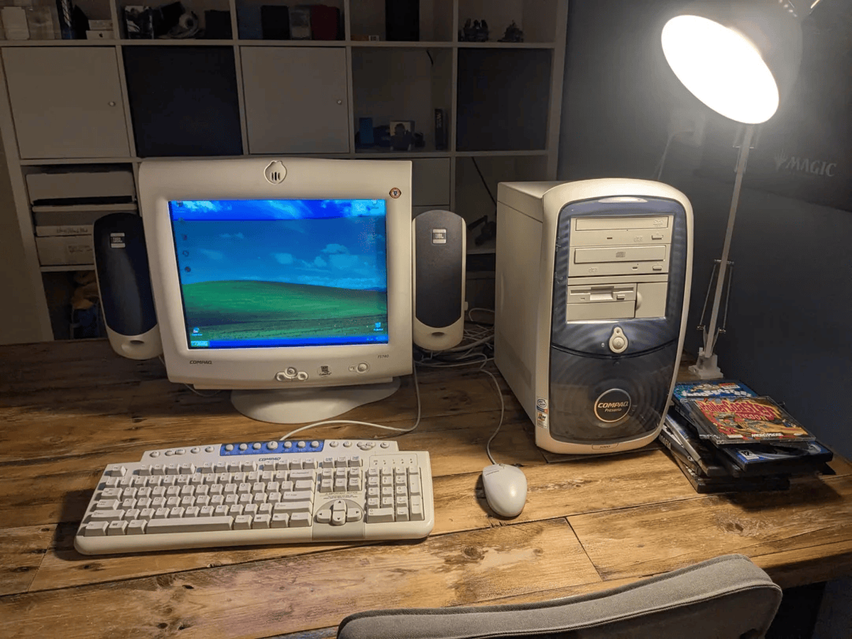 The Compaq Presario 5000 series computer screen on which I followed the 2011 World Cup final.