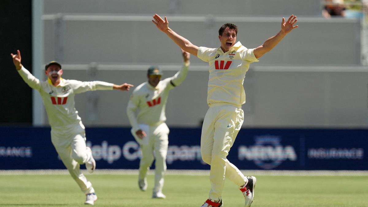 AUS vs ENG, 3rd Test Live Score: Australia 371 all out, England top order perishes early on Day 2