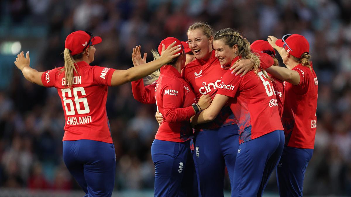 Women’s Ashes, 2nd T20: England keeps hopes alive with three-run win over Australia