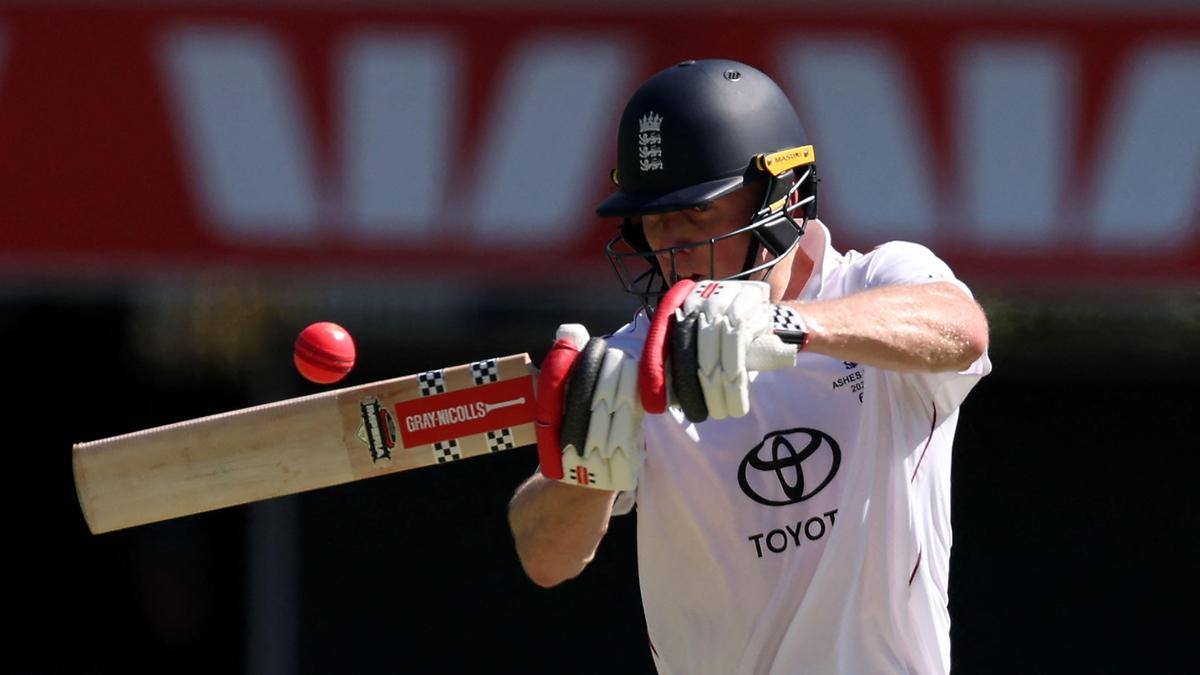 AUS vs ENG LIVE Score, 2nd Test Day 1: Crawley, Root put on 100-run stand after early setback