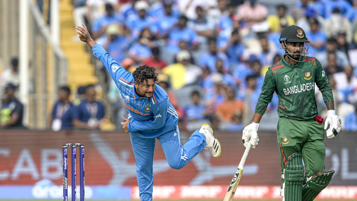 Video In Form Kuldeep Yadav Gets Tested By New Zealand How It Panned Out In Ind Vs Nz World