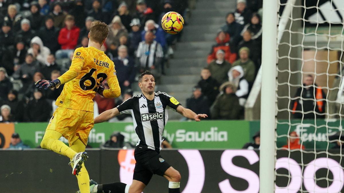 Premier League 2024-25: Schar grabs late equaliser as Newcastle holds Liverpool to 3-3 draw