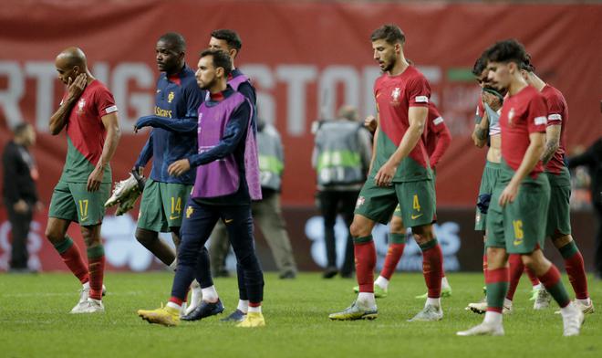 A pesar de una actuación decente, el impulso previo a la Copa del Mundo de Portugal se vio obstaculizado por una derrota por 0-1 ante España. 