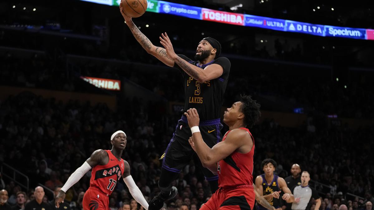 NBA roundup: Anthony Davis helps Lakers edge Raptors