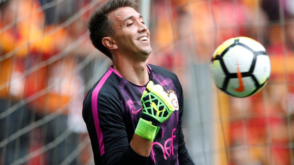 Uruguay goalkeeper Fernando Muslera retires from international football