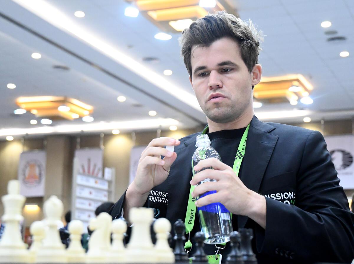 Chess World Cup 2023 — Magnus Carlsen RESIGNS against Vincent