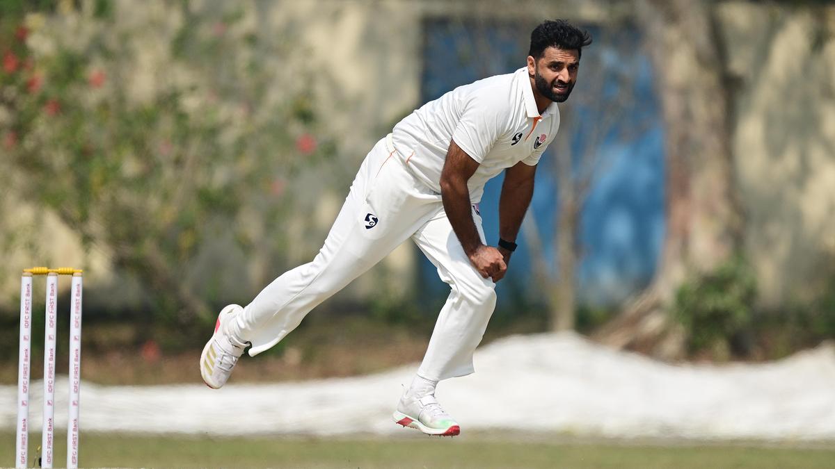 Ranji Trophy 2025-26 Final: Who are the Top ticket-takers from Karnataka and J&K this season?