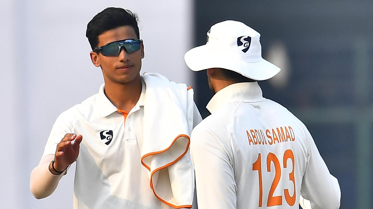 Ranji Trophy 2025-26: Vanshaj’s six-fer takes Jammu & Kashmir on cusp of victory over Delhi on Day 3