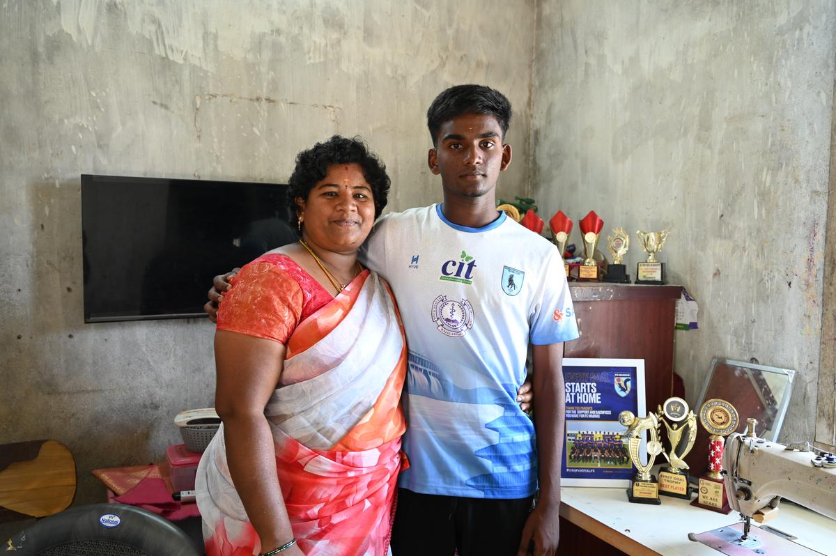 Dharanivendhan, 14, from Sirukalathur offers a glimpse into what Harikrishnan’s plan can inspire, as he, with plenty of support from his mother, went on to play for Chennaiyin FC an FC Madras.