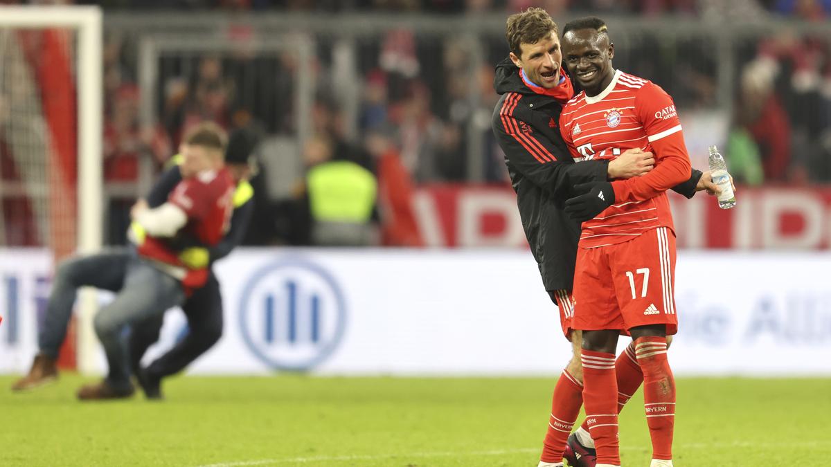 Bayern Munich eases past rival Union 3-0 to remain in top spot