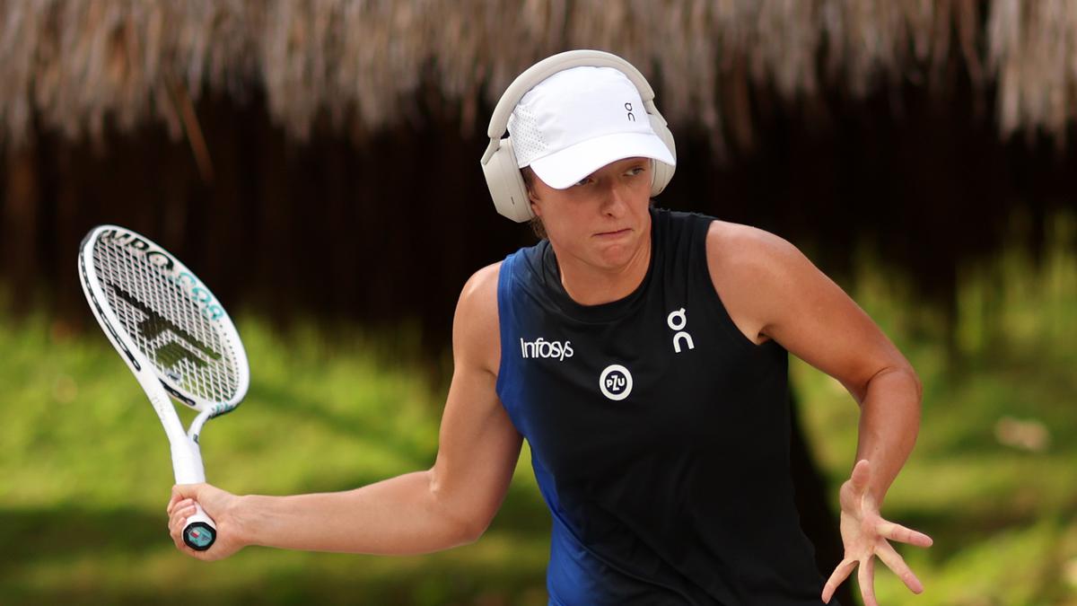 Swiatek says female tennis players are united as they seek improvements from the WTA