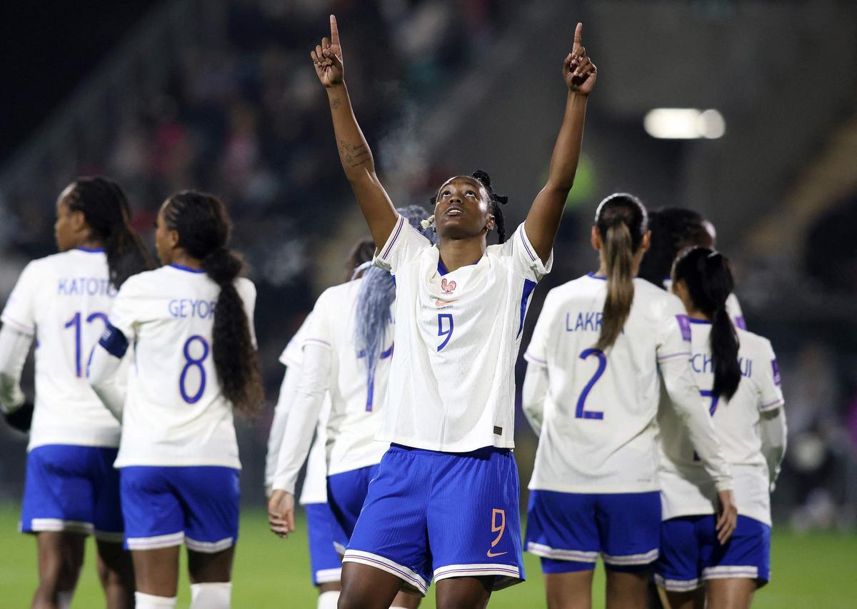 Írsko držalo Francúzsko na dištanc, kým útočník Manchestru United Malard neskóroval v 71. minúte len chvíľu po nástupe.
