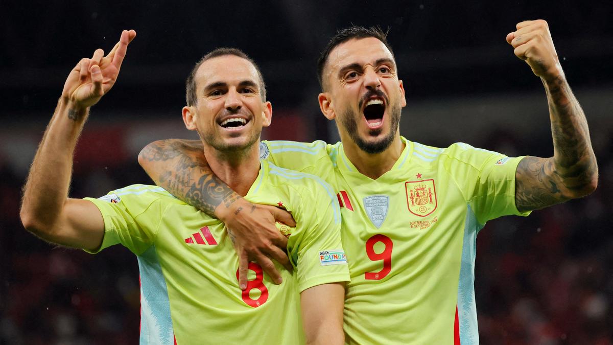 Nations League: Fabian Ruiz double helps 10-man Spain thump Switzerland 4-1