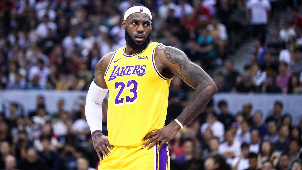 LeBron James will switch back to jersey number 23 'out of respect