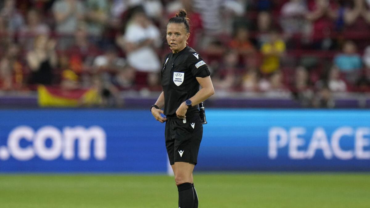 Welch to become Premier League’s first female referee