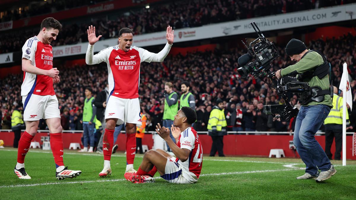 Premier League 2024-25: Arsenal humbles Man City 5-1 to stay alive in title race