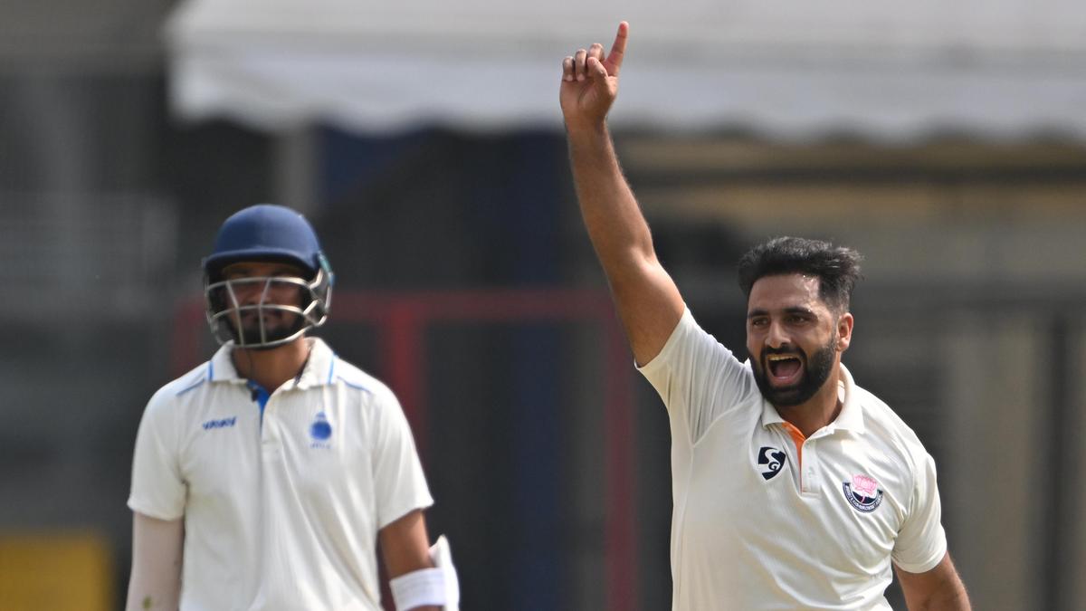 Ranji Trophy 2025-26 Quarterfinals: Auqib Nabi takes seven wickets for J&K before Madhya Pradesh bounces back on Day 2