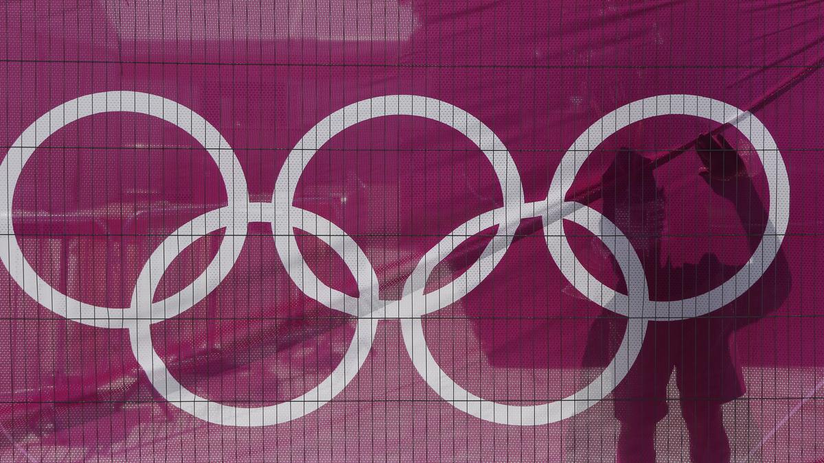 IOC opposes Ukraine sanctions on sport governing bodies