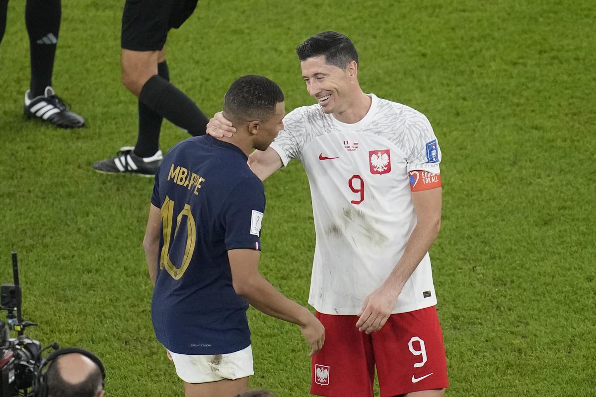 Lewandowski supera Pelé em artilharia internacional com gol contra a França