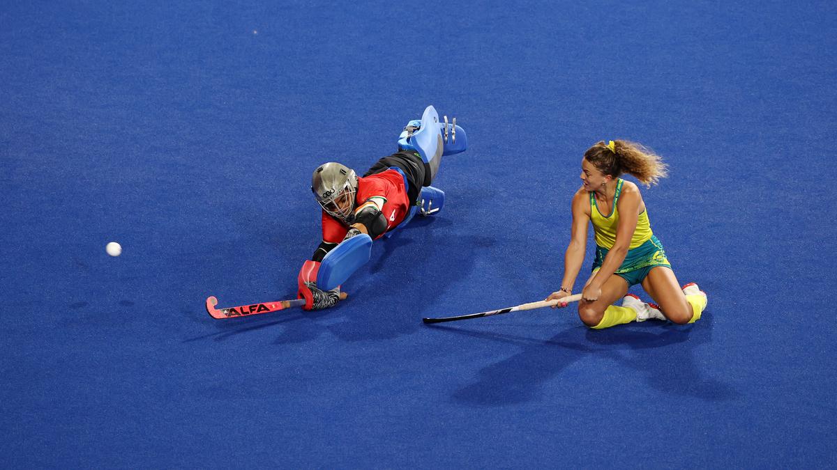 Why was Australia’s first missed penalty shot retaken in hockey semifinal vs India at CWG 2022