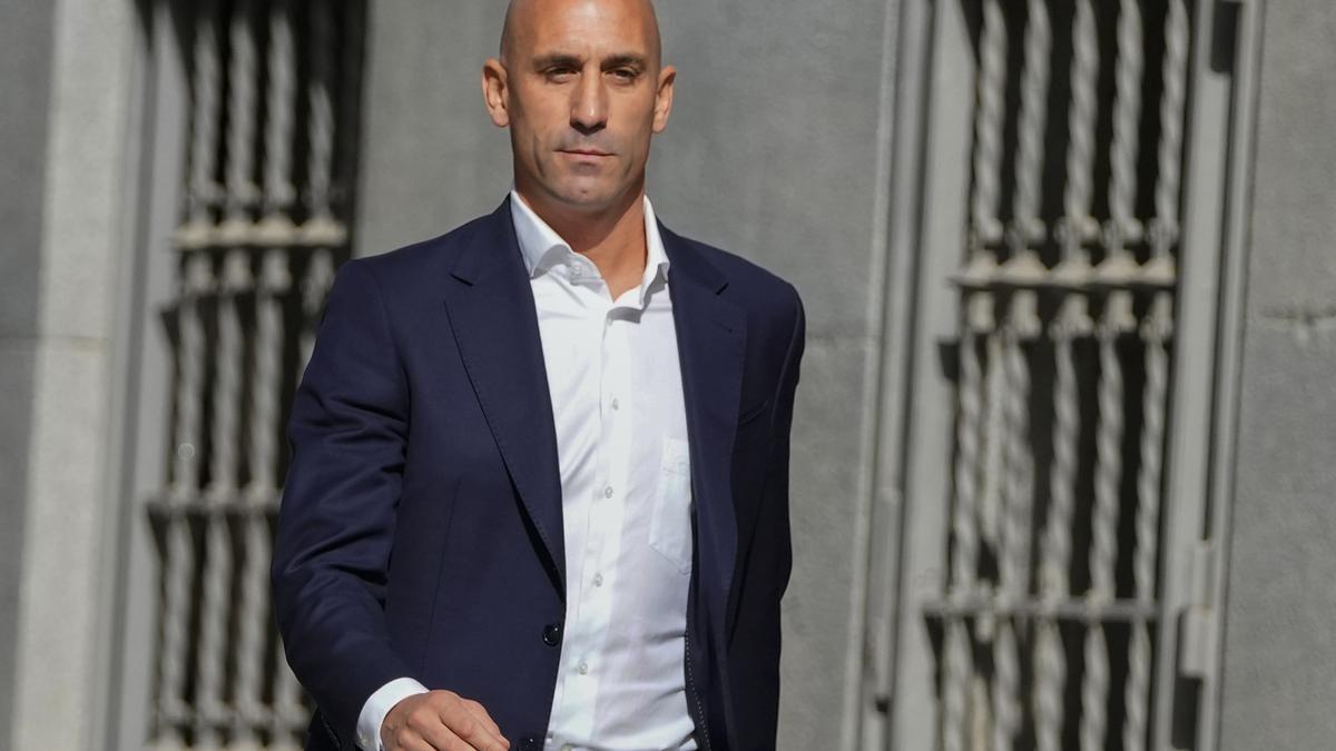 FIFA suspends Luis Rubiales for three years, lists reasons beyond ‘Hermoso Kiss’ scandal – Sportstar