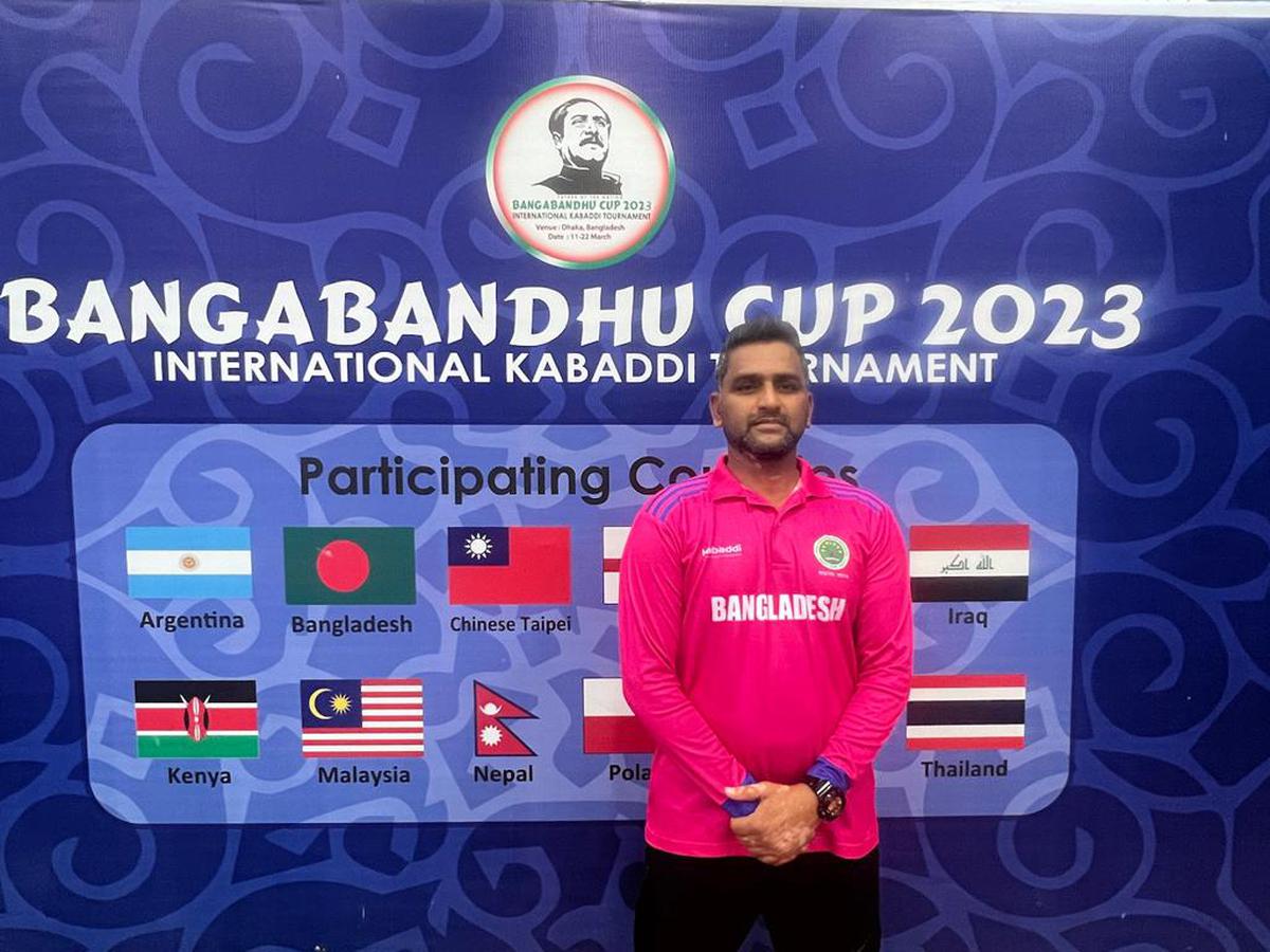 سرينيفاس مدرب فريق كابادي المحترف هو المسؤول عن مصير فريق بنجلاديش الأول في دورة الألعاب الآسيوية