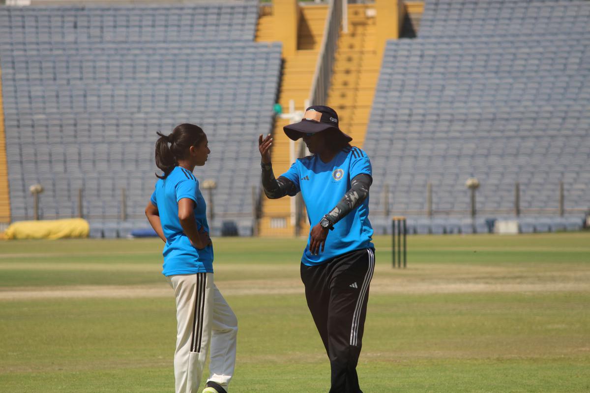 South Zone’s coach Diana David with skipper Minnu Mani at the Inter Zonal Multi Day Trophy final against East Zone. 