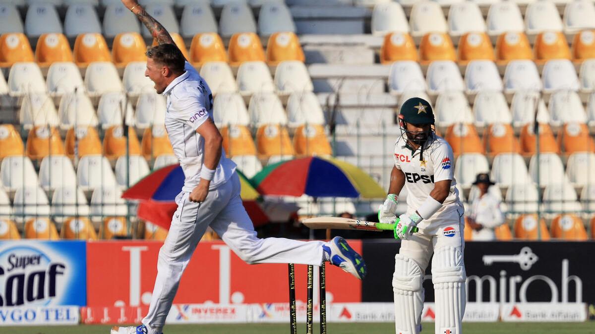 PAK vs ENG, 1st Test Day 5 highlights: England beats Pakistan by an innings and 47 runs, takes 1-0 lead