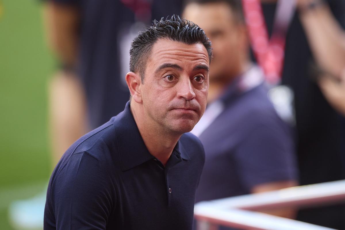 Com Xavi Hernandez sendo um agente livre, a diretoria do Manchester United pode rapidamente contratá-lo sem complicações adicionais. Com Xavi Hernandez sendo um agente livre, a diretoria do Manchester United pode rapidamente contratá-lo sem complicações adicionais.