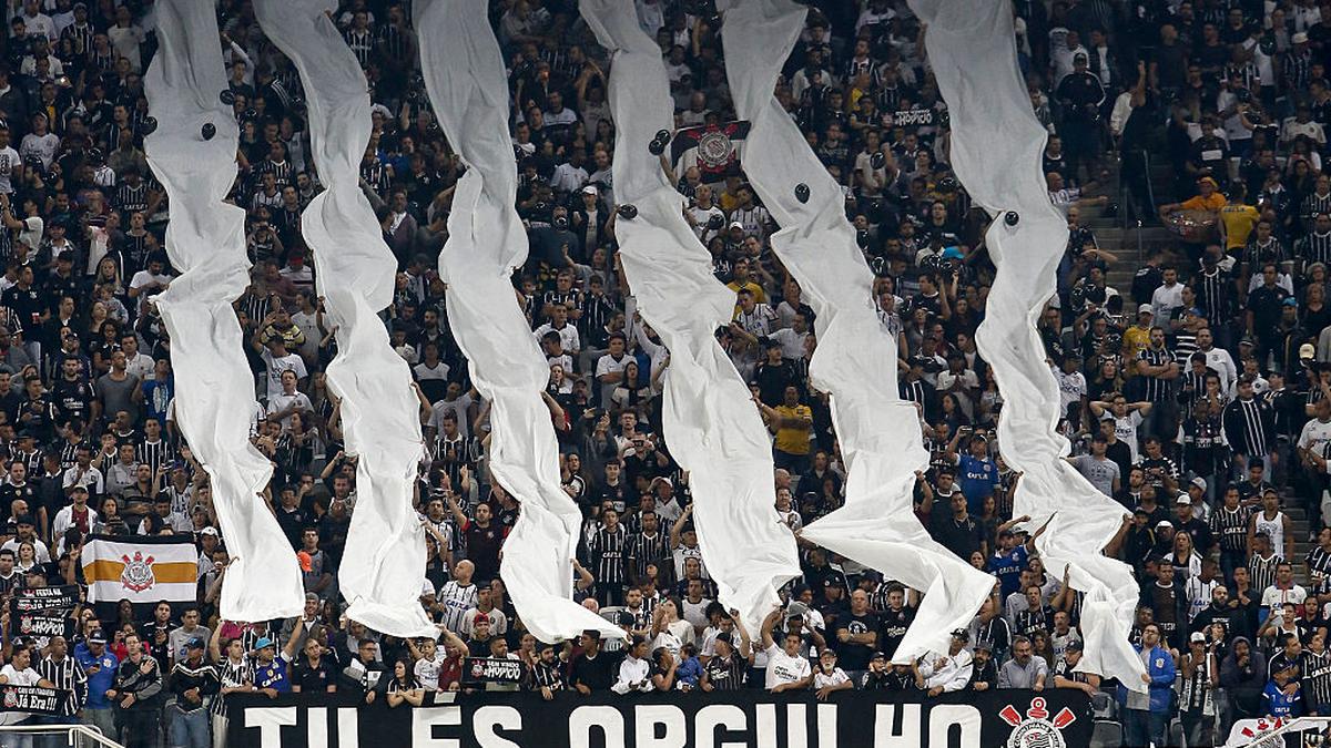 Fan deaths in Brazil: Seven die in crash on bus carrying Corinthians fans