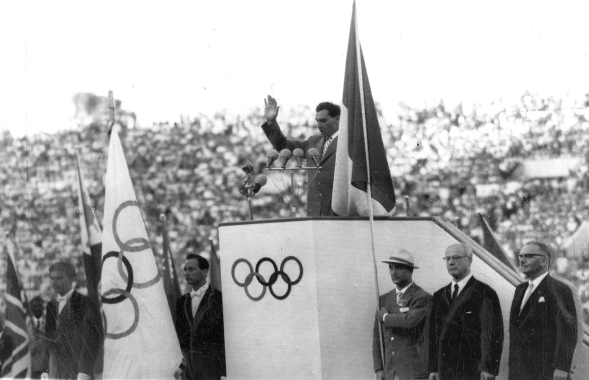 Adolfo Consolini, a famous Italian athlete, takes the Olympic Oath in the Olympics Stadium in Rome on August 25, 1960. 