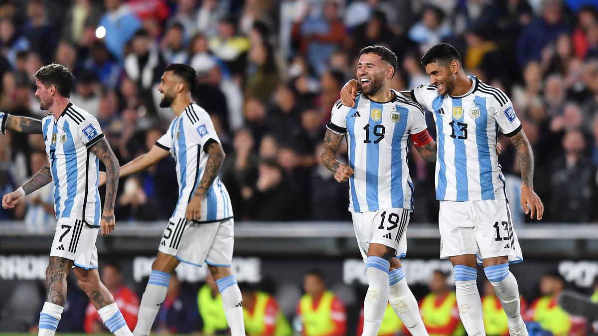 Argentina maintains winning start in World Cup qualifiers with 10