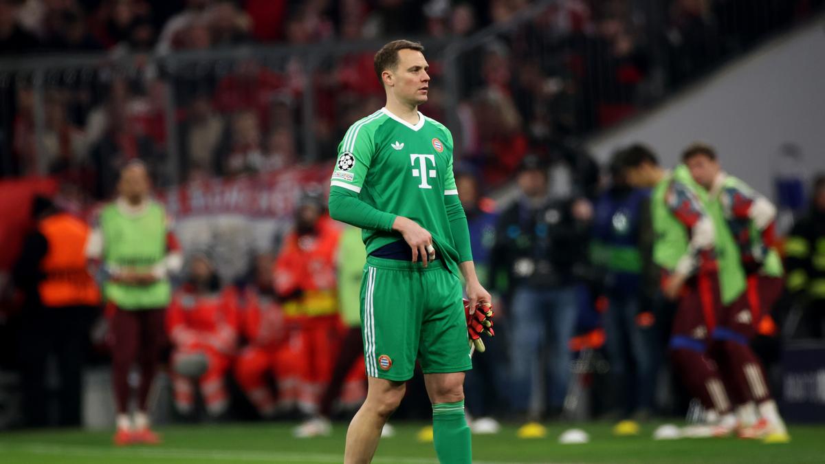 Manuel Neuer Injured While Celebrating a Goal – You Won’t Believe How!