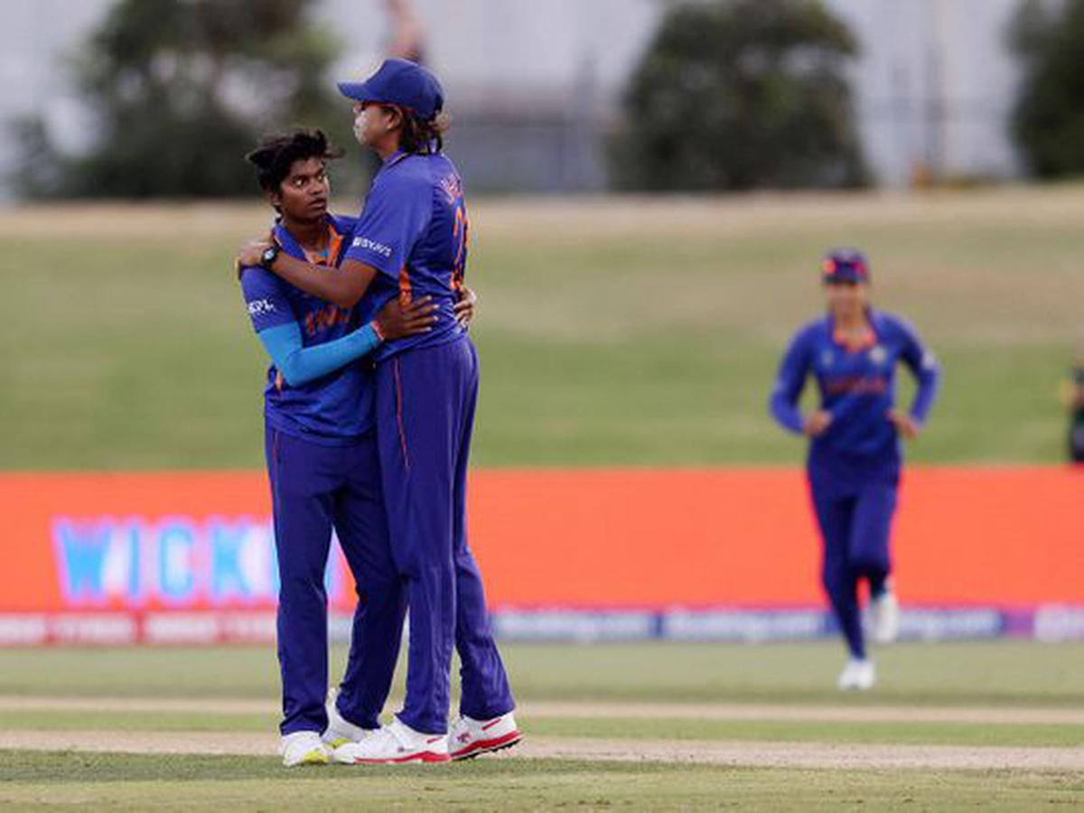 “Pooja has learnt a lot from Jhulan, be it the details of her bowling technique or just Jhulan’s discipline. She is regularly in touch with Jhulan who keeps passing on notes on her bowling from time to time,” coach Srivastava says. 