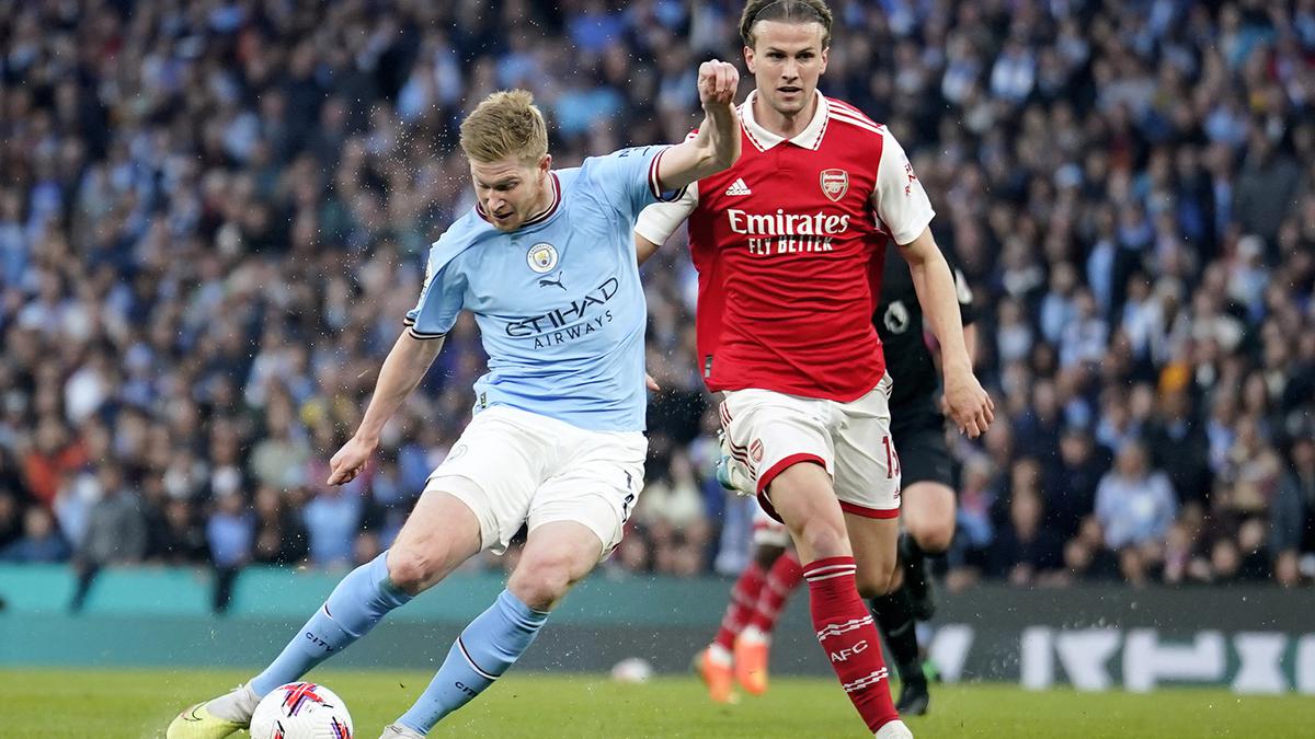 Premier League: Arsenal feels Man City breathing down the neck after loss; United sticks to Champions League hopes