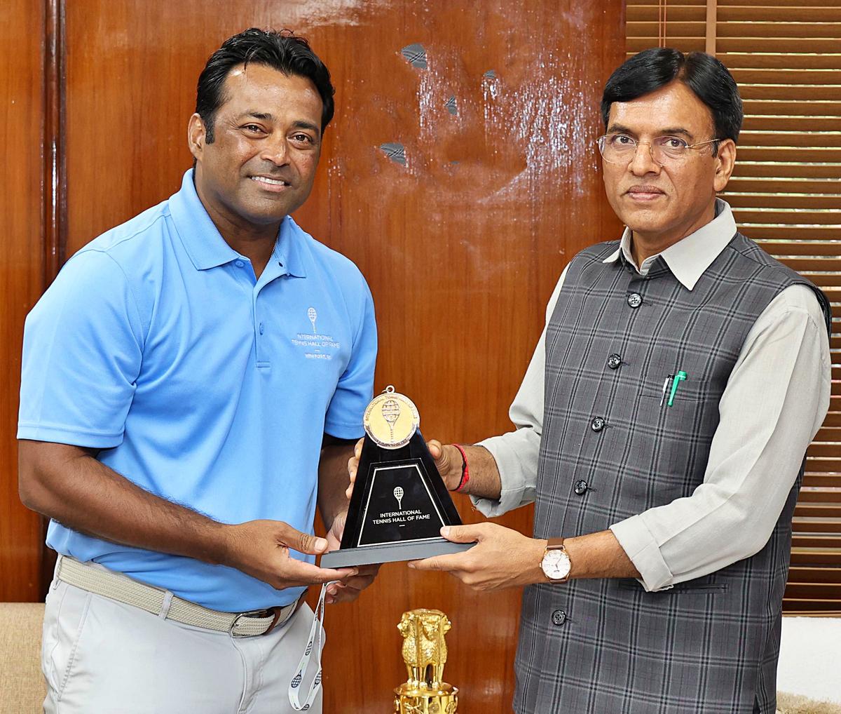 The Atlanta Olympics bronze medallist and multiple Grand Slam champion Leander Paes met the Union Sports Minister, Dr. Mansukh Mandaviya, in New Delhi.