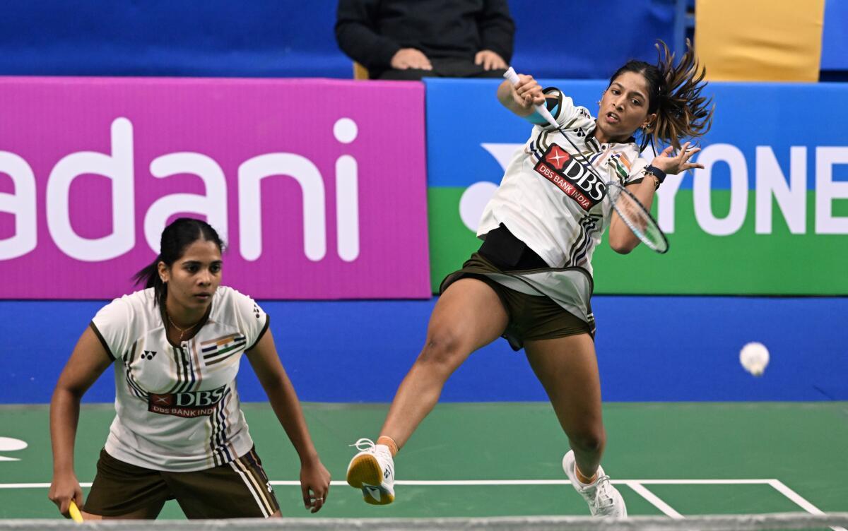 Treesa-Gayatri Gopichand stayed on course to defend their title with an easy 21-11, 21-15 win against the Malaysian pair of Xin Yee Ong and Carmen Ting.