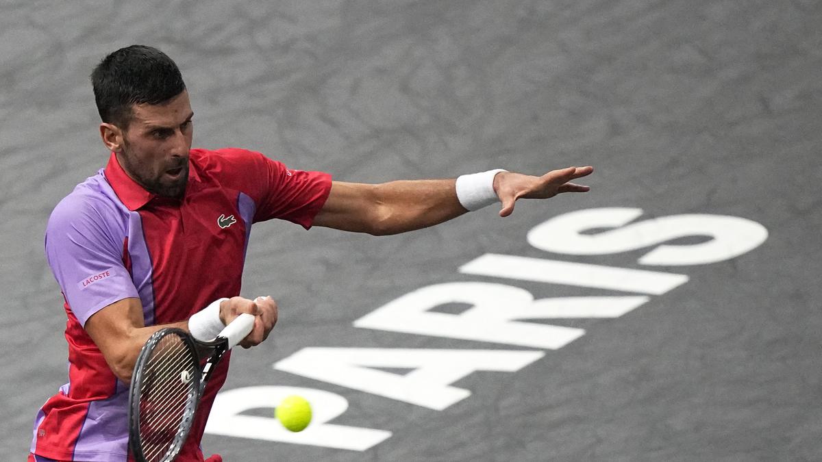 Djokovic battles back to advance to Paris Masters 2023 quarterfinals