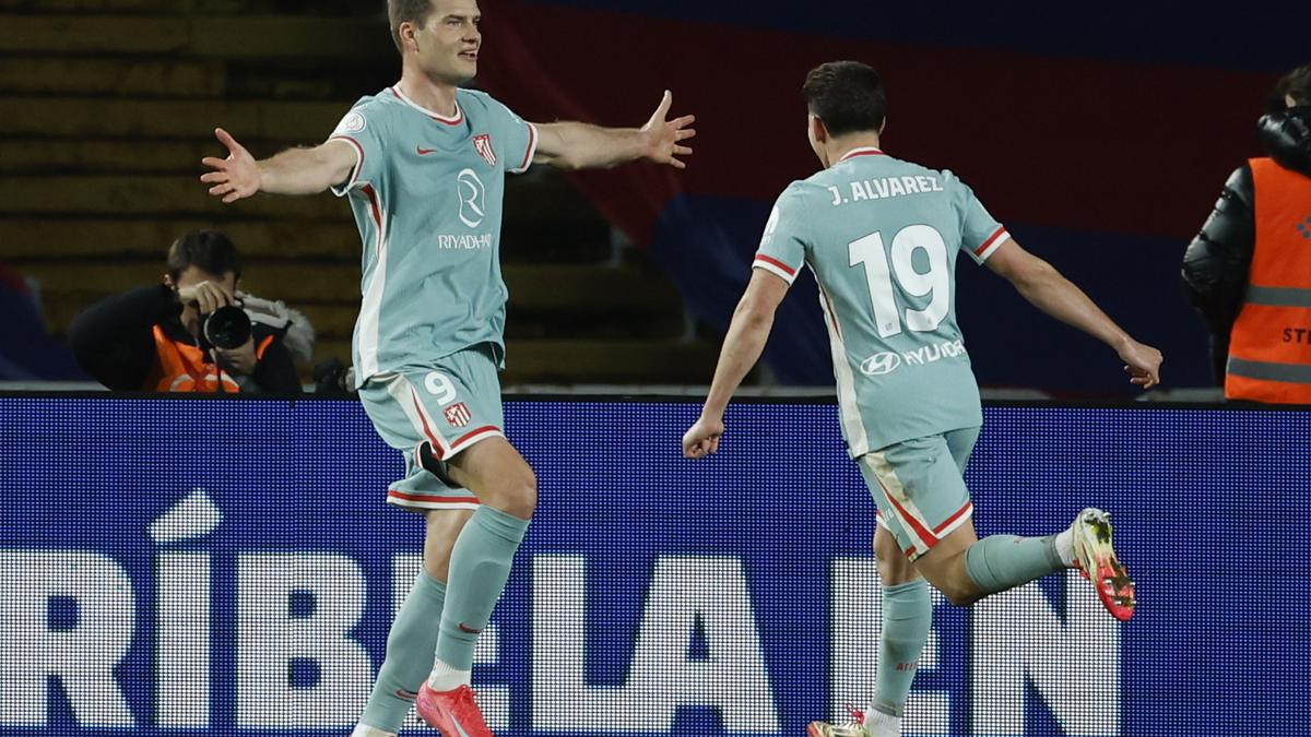 Sorloth scores late equaliser as Atletico Madrid holds Barcelona to a 4-4 draw in Copa del Rey semifinal