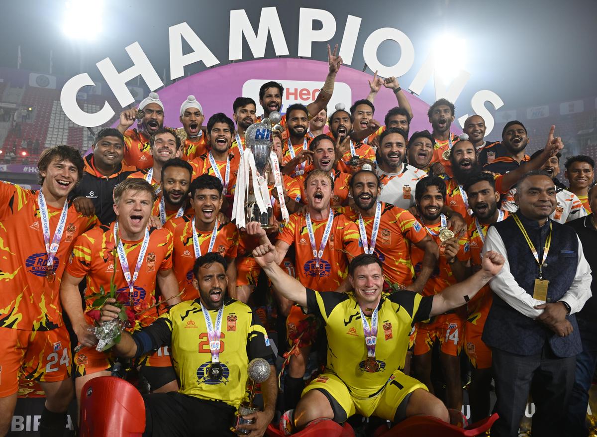 Rarh Bengal Tigers, Men’s champion.