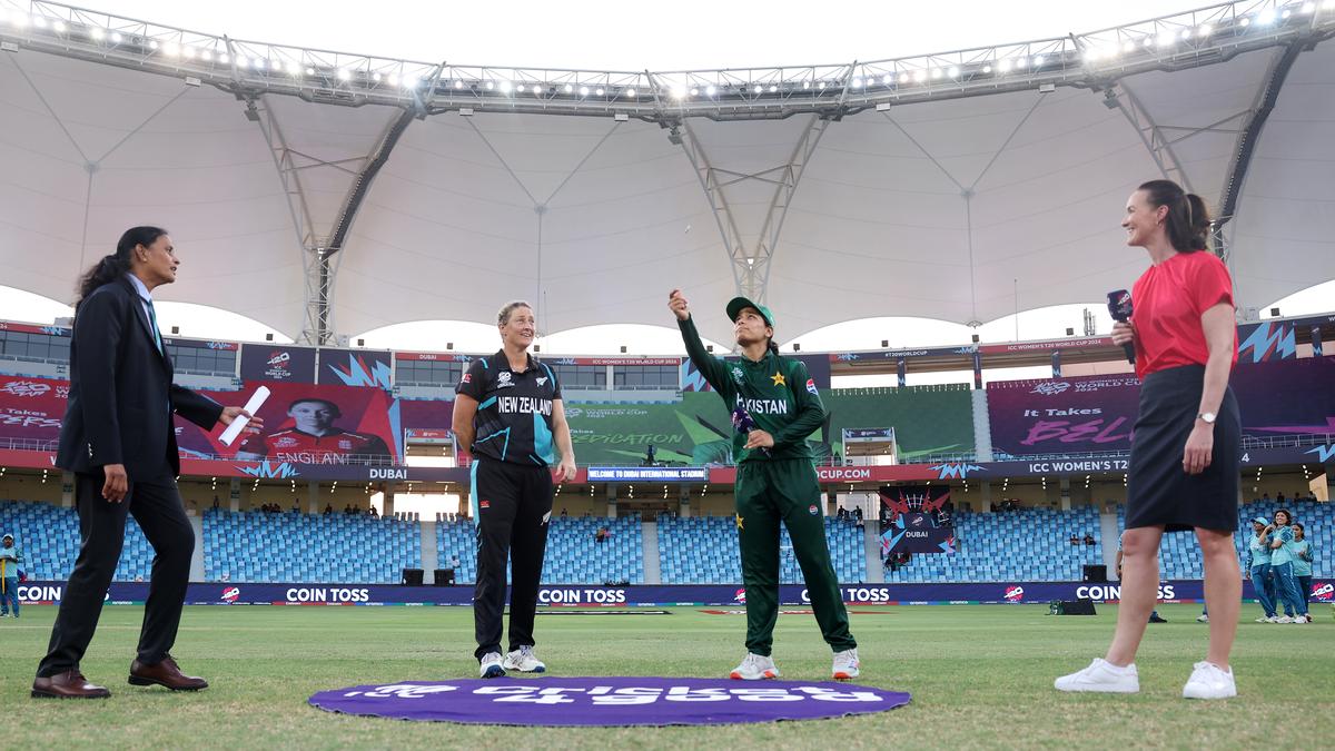 NZ-W vs PAK-W Live Score, Women’s World Cup 2025: Devine wins toss, opts to chase; Tahuhu returns