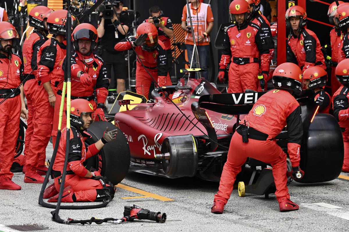 Formula 1, Dutch GP: Pit lane problems add to Ferrari's Carlos  Sainz troubles - Presticebdt